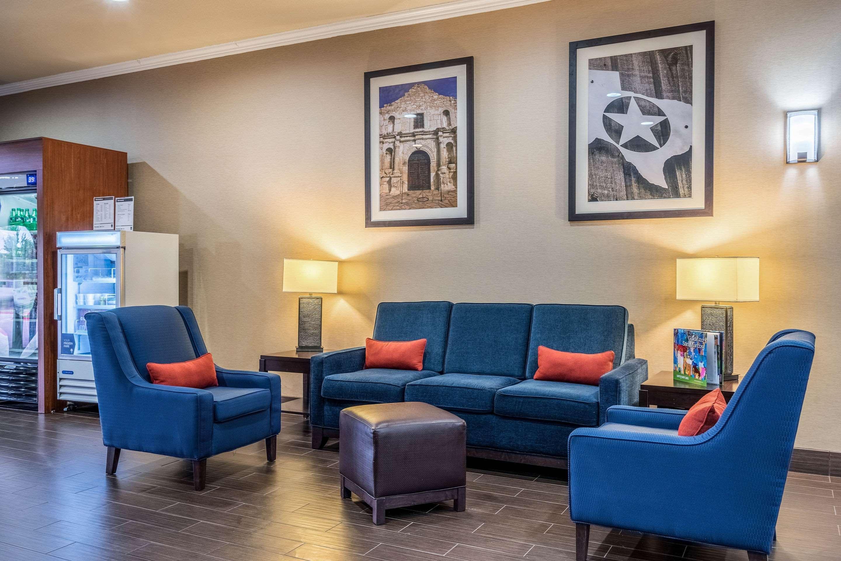 Comfort Suites Near Texas State University Сан Маркос Екстериор снимка