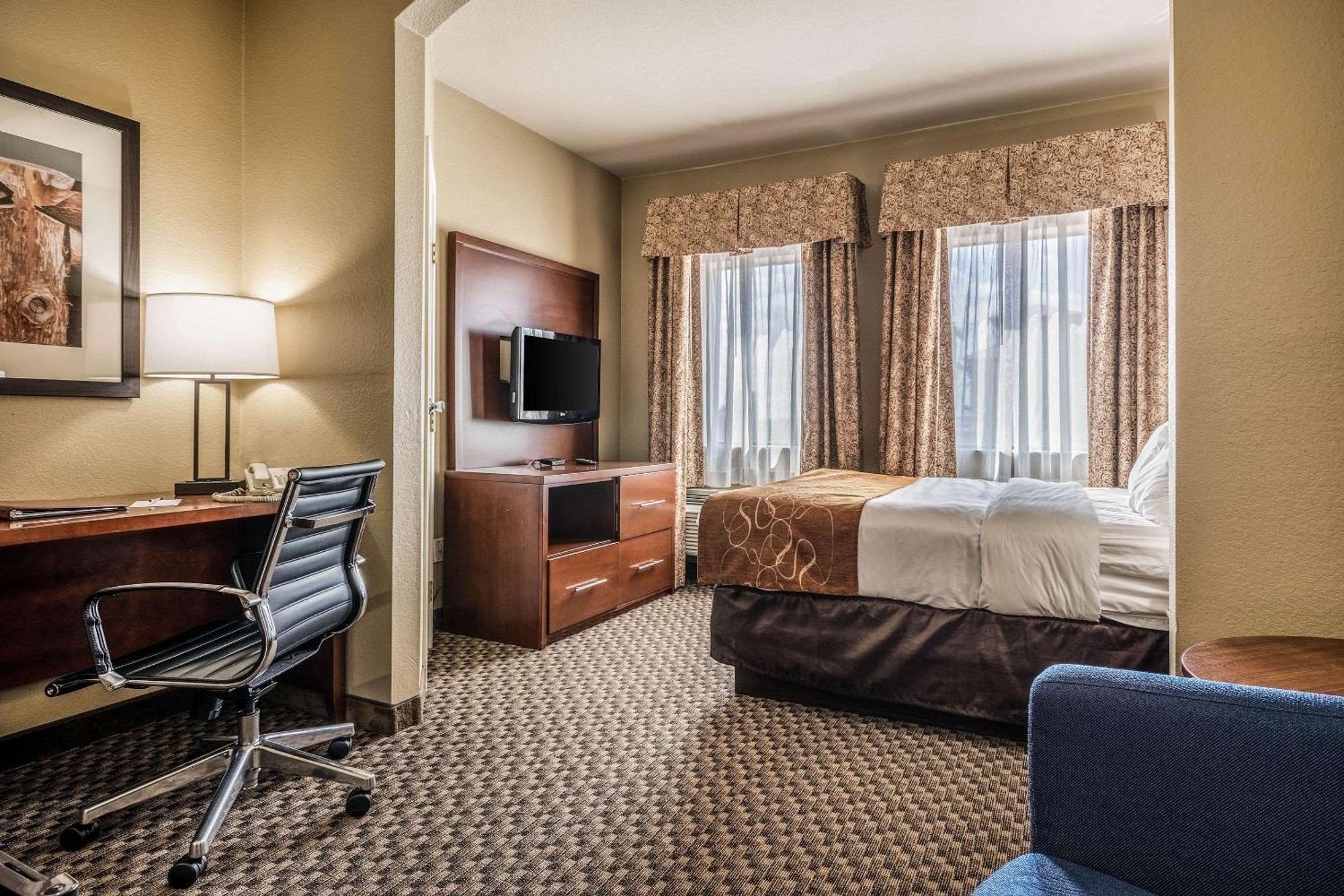 Comfort Suites Near Texas State University Сан Маркос Екстериор снимка